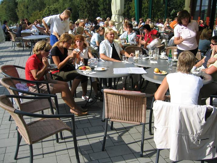 [Kliknut�m fotografii zv�t��te]